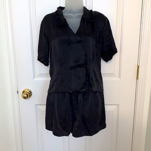 Pre loved Victoria Secret pajamas set. Size medium. Black. 100% silk